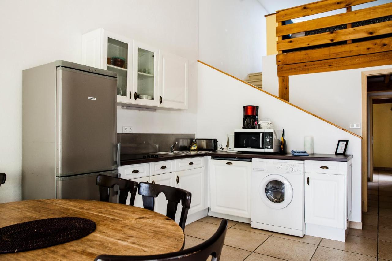 Domaine De Cazaban Apartment Villegailhenc Bagian luar foto